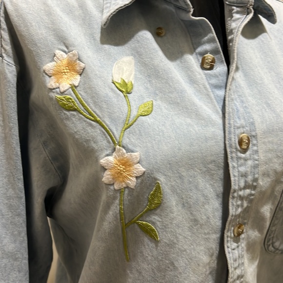 LA Loving light blue floral embroidered button down shirt size small - Picture 2 of 5